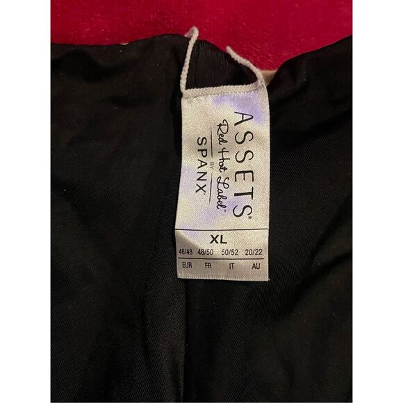 Assets Red Hot Label by Spanx XL Flipside Firmers Mid Thigh Reversible Shapers - Picture 4 of 11